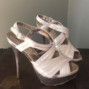 Shi champagne metallic heels-size 6 good condition
